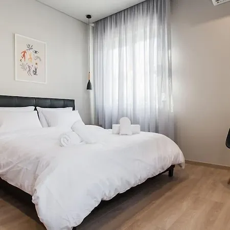 Deluxe 2bdr - Near Metro And Port Piraeus